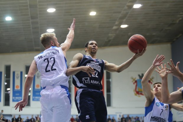 Баскетболисты "Николаева" одержали первую победу в сезоне, выиграв с разницей в одно очко