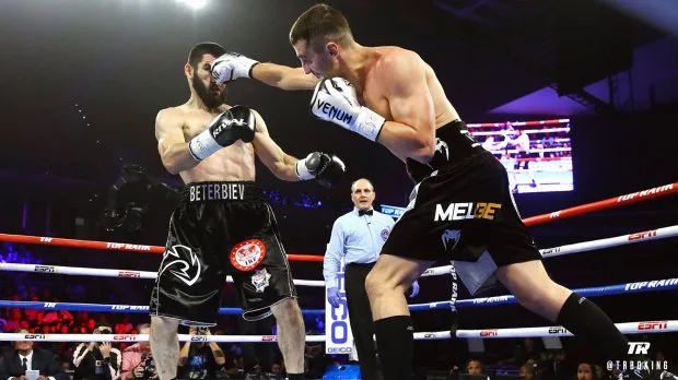 Гвоздик проиграл россиянину Бетербиеву чемпионский пояс WBC