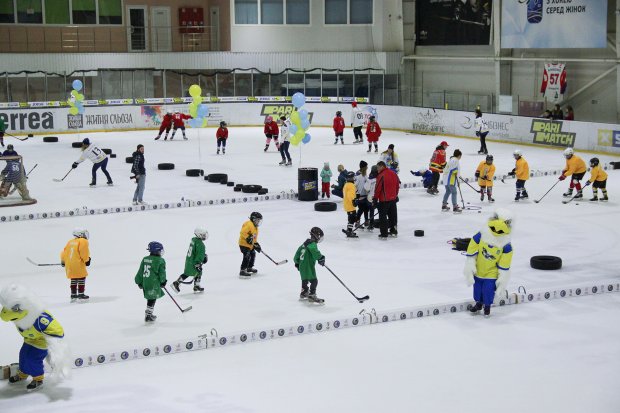В Украине стартовали детско-юношеские соревнования по хоккею: фото